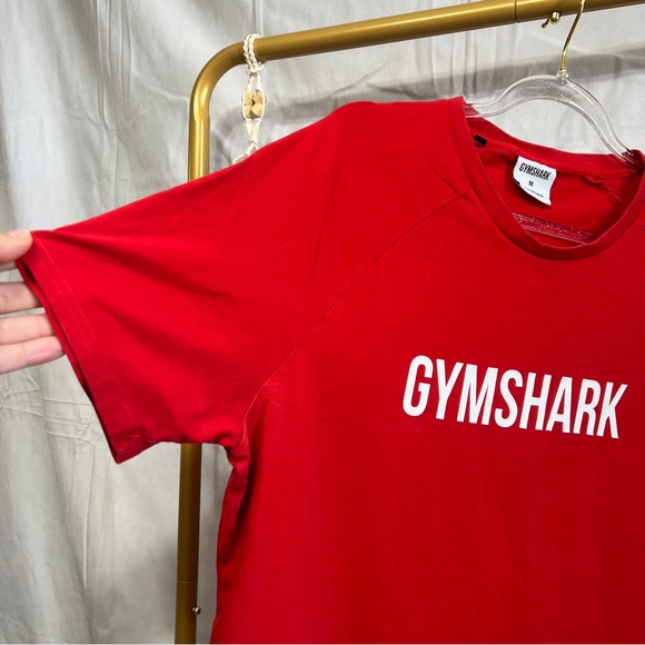 GYMSHARK Red tee - Picture 2 of 5